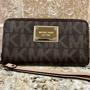 Michael Kors Jet Set Continental Logo Wallet - Brown